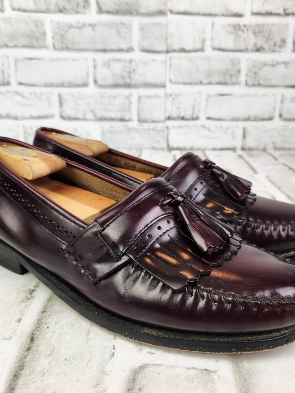 GH Bass Weejuns Jeremy Men's Sz 10 EE Wide Burgundy Leather Kiltie Tassel Loafer